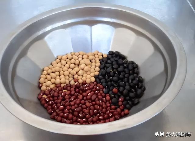 破壁机打豆浆的正确做法，怎样用破壁豆浆机做豆浆（豆子泡好别直接打）