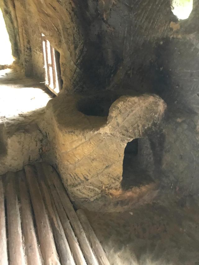 当阳百宝寨,当阳百宝寨拍卖(走进百宝寨观赏古岩屋)