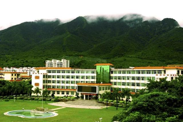 珠江职业技术学院，广州珠江职业技术学院2022年在专科院校中的排名（盘点19所建在大山里的大学）