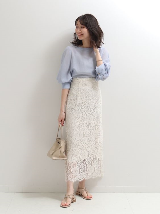 蓝色配什么颜色，蓝色配什么颜色上衣（穿“蓝+白”准没错）