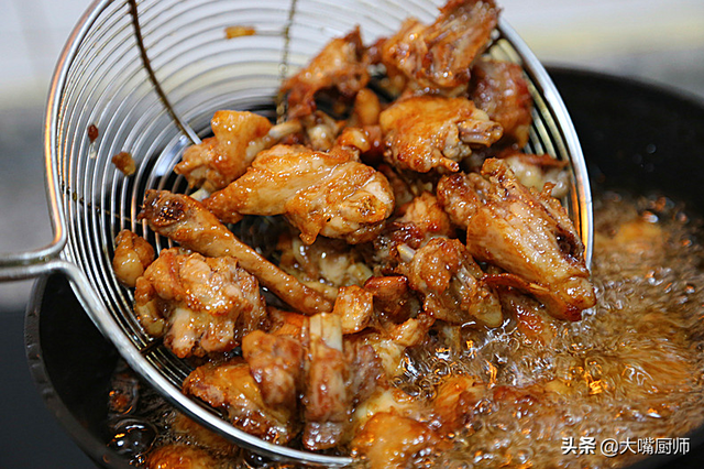辣子鸡怎么炒才嫩，辣子鸡怎么炒才嫩不柴（大厨教你一招）