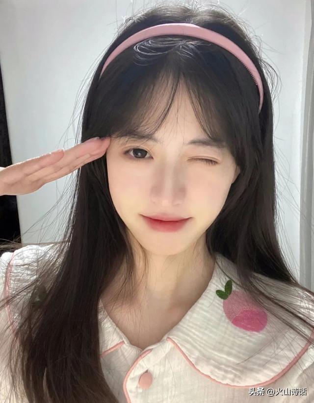 学院风裙子这么搭配秒变校园女神，学院风格裙子（还记得你的初恋吗）