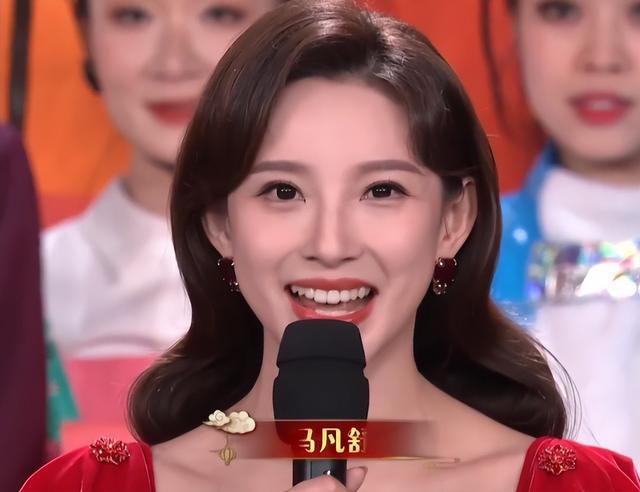 春晚主持人龙洋个人资料简介，春晚主持人龙洋是谁（至今未嫁人的10位央视女主持人）