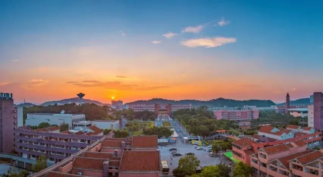 珠江职业技术学院，广州珠江职业技术学院2022年在专科院校中的排名（盘点19所建在大山里的大学）