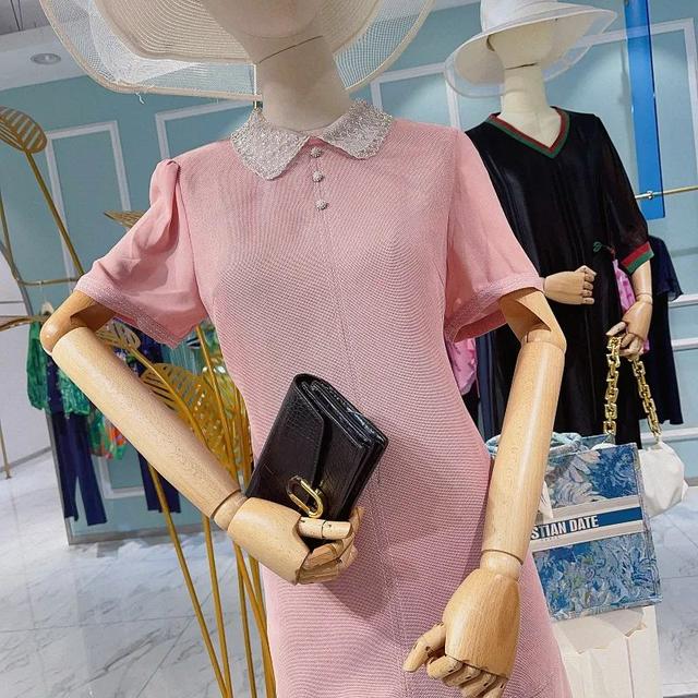 打折真丝连衣裙，京东商城欺骗消费者（宝莱国际23夏品牌女装折扣桑蚕丝连衣裙衬衫上衣穿搭）