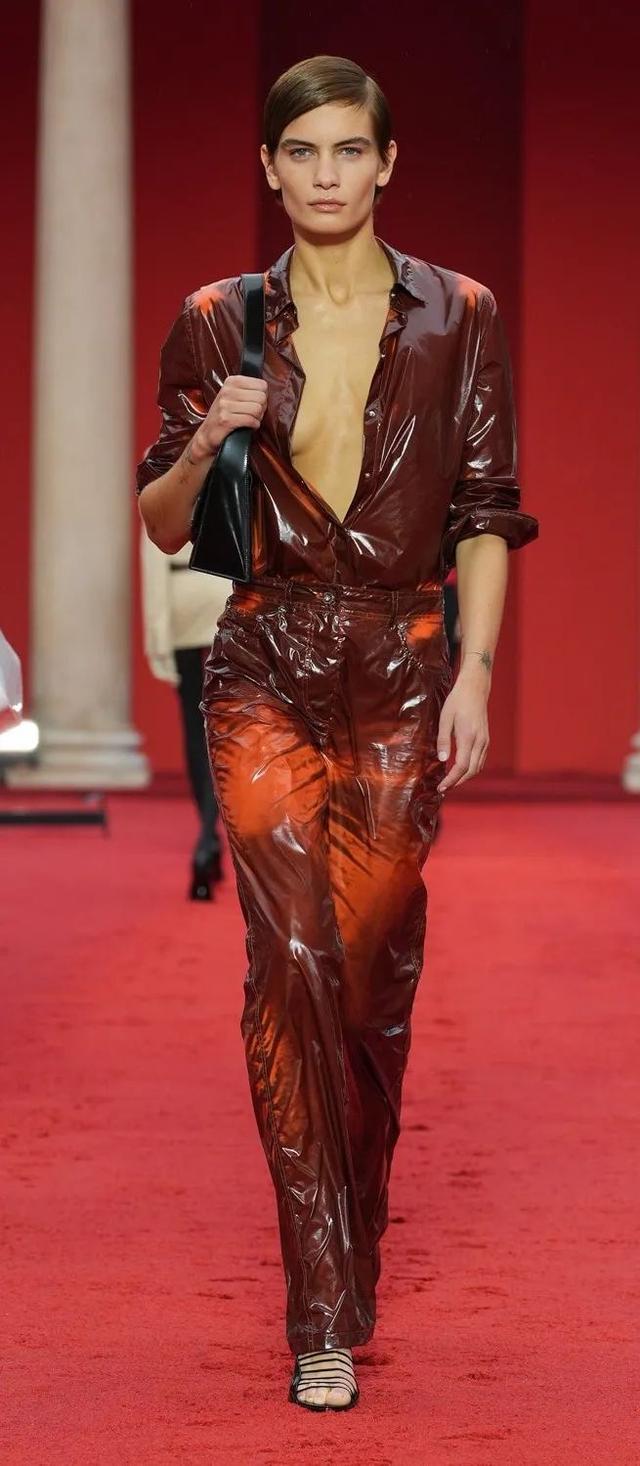 element是什么牌子，ELEMENT是啥牌子的电视（95岁的FERRAGAMO）