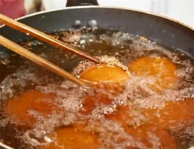 如何在家制作红豆饼，自己怎么做红豆饼（教你在家做道不一样的红豆饼）