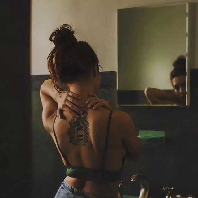纹身疼不疼，脖子纹身疼吗（纹身是种什么感觉）