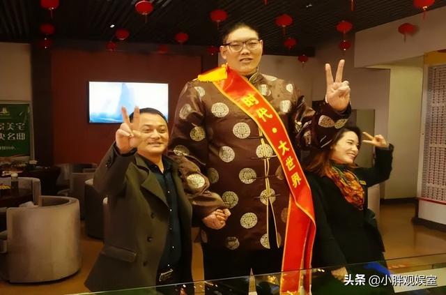 世界第一高人5米9的人，郑恺百米9.99是真的吗（中国比姚明还高的11位巨人）