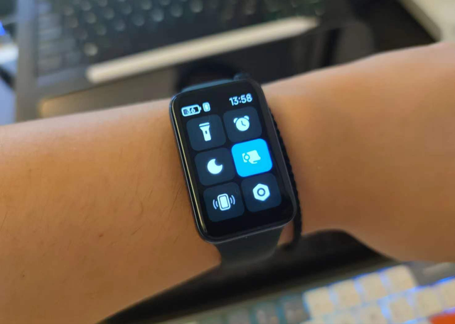 小米手环怎么开机呀，小米手环怎么用开机（Pro一周使用体验）