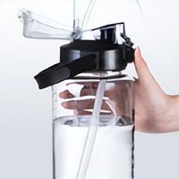 军训需要带什么，封闭式军训需要带些什么（新生军训季，这份小贴士请收下）