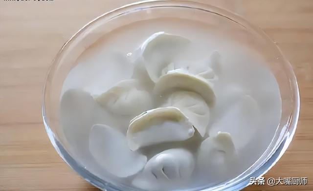 速冻饺子怎么煮，超市买的速冻饺子怎么煮（不可开水下锅）