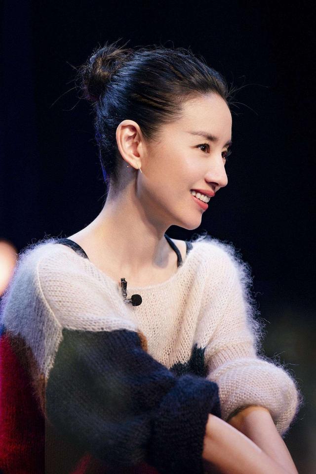 董洁和王大治结婚照，董洁和王大治结婚照片视频（才发现董洁婚内出轨王大治）