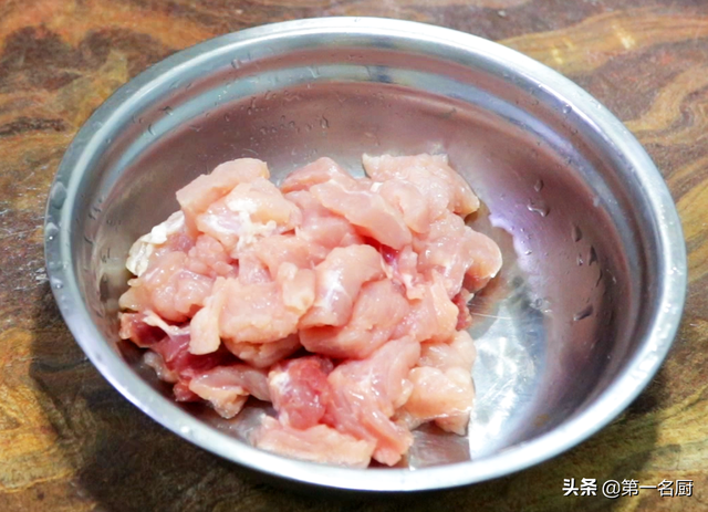 家常小炒五花肉的做法，小炒五花肉的家常做法（软嫩如豆腐）