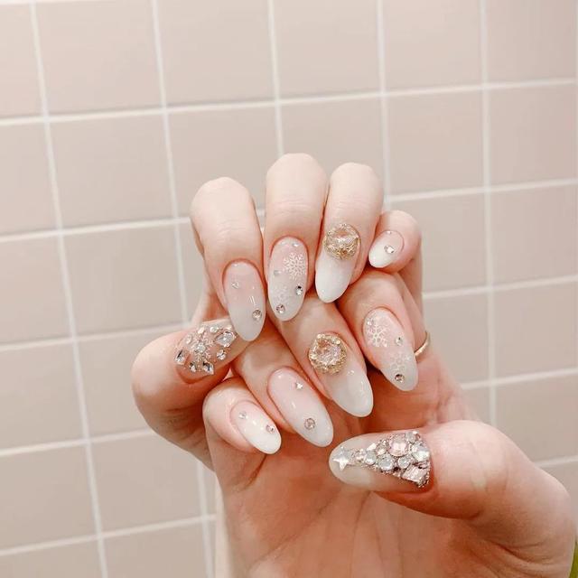 涂指甲油的小妙招，怎么涂好指甲油小窍门（指甲油怎么涂不容易掉）