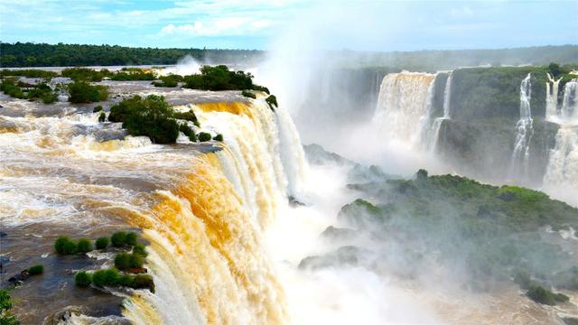 关于伊瓜苏瀑布介绍，伊瓜苏瀑布简介（世界顶级旅游目的地之伊瓜苏大瀑布）