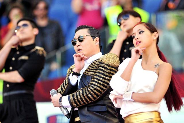 江南style原唱，江南style原唱鸟叔（从鸟叔一曲《江南style》捞金150亿）