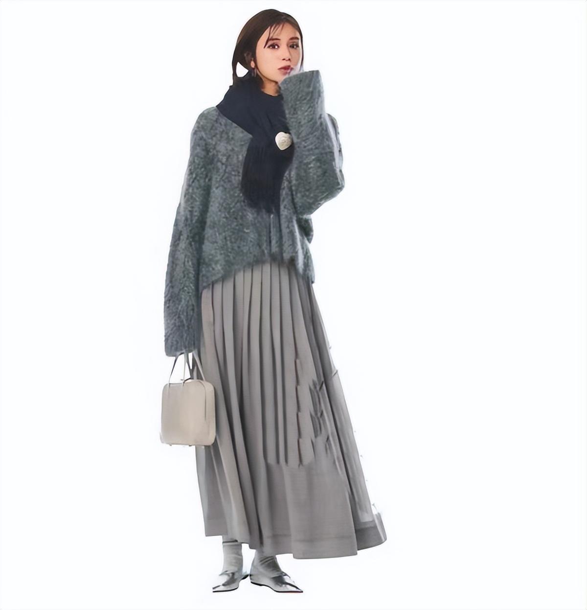 穿裙子里边穿啥,女生穿裙子里面要穿什么(优雅女人穿“半裙”) 穿裙子里边穿啥,女生穿裙子里面要穿什么(优雅女人穿“半裙”)