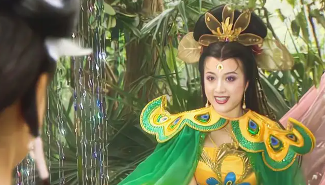 盘龙卧虎高山顶的演员，盘龙卧虎高山顶的演员是谁（把汤唯和蒋勤勤等女星放在一起）