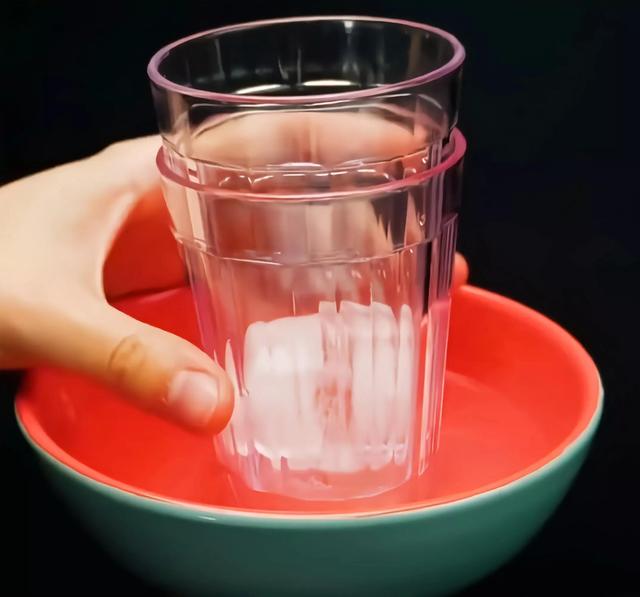 如何熨烫衣服，烫衣服的技巧（分享20个生活小妙招）