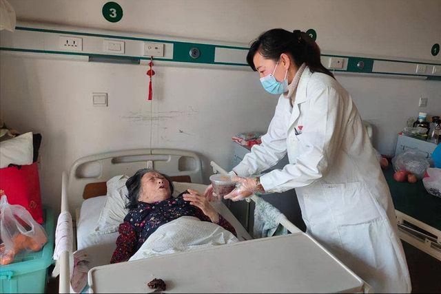 农村老人养老问题，农村老人养老问题及解决方法（老农：我们交了一辈子公粮）