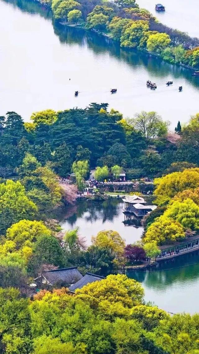 幽默吸引人的群介绍，群介绍简单又吸引人（幽默沟通，让你的 社交不冷场）