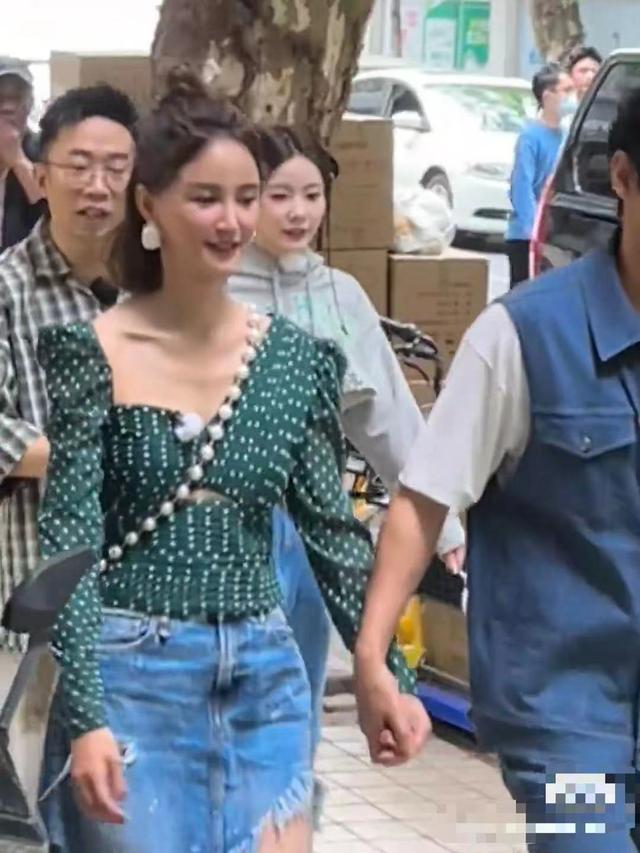 袁弘张歆艺婚礼，袁弘张歆艺人生若只如初见（张歆艺与袁弘坐路边吃饭）