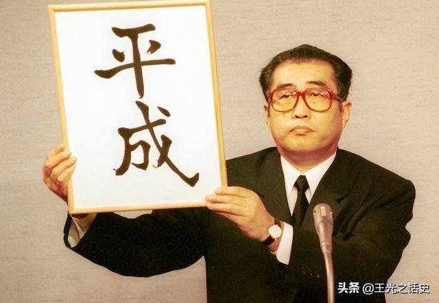 日本天皇的权力到底有多大，日本天皇的权力大吗（为什么日本天皇却能做到万世一系）