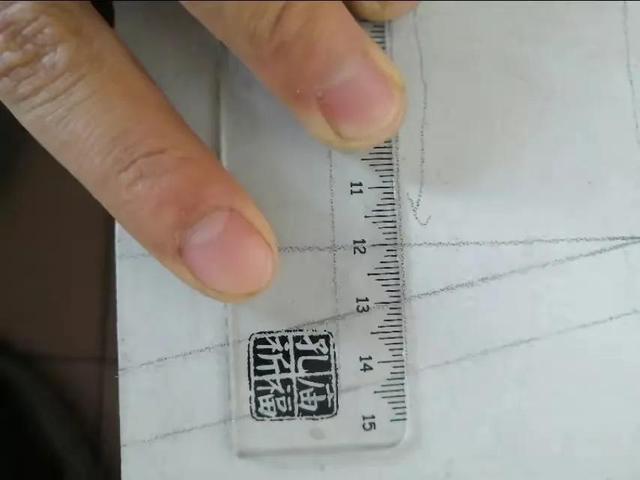 凳子有哪几种，凳子是什么样的（传统四脚八叉板凳角度确定）