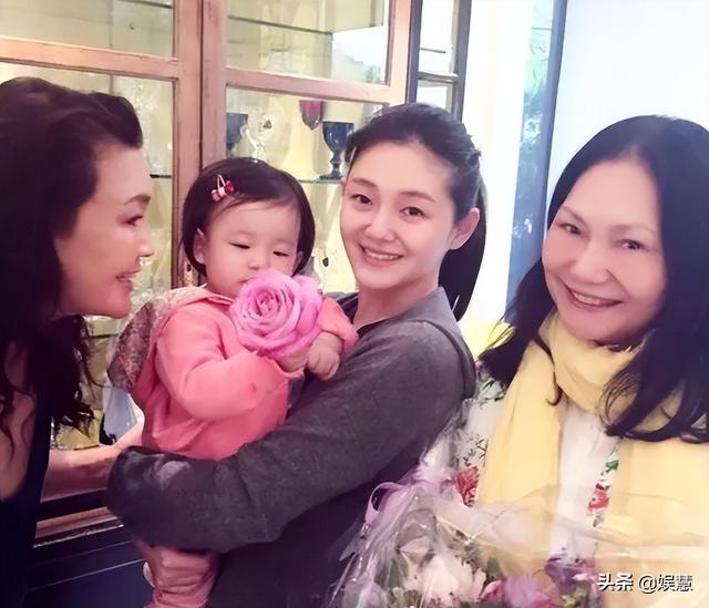 大S母亲与新女婿刚见面就给了他一个下马威，直言更喜欢汪小菲