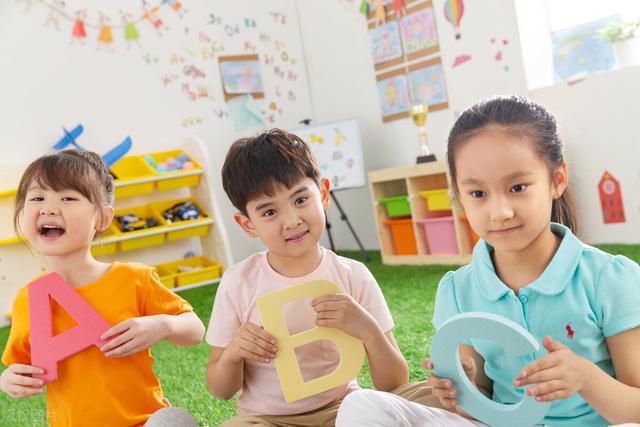 如何自学成为一个漫画家，如何自学成为一个漫画家作文（53岁开始零基础学俄语）