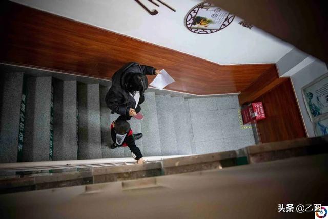 胎儿缺氧的表现与症状，孕妇缺氧的表现与症状图片（医生看到羊水意识到不妙）