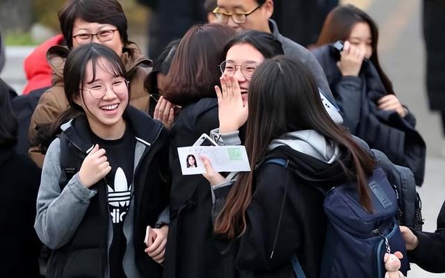 文理分科如何选择，女生高一文理分科如何选择（“理科生跟文科生”哪个发展好）