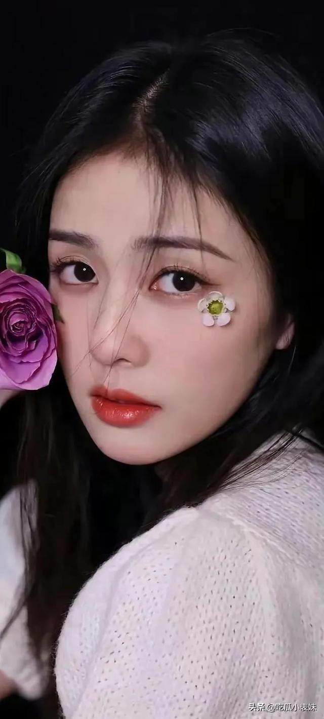 孤独伤感系的文字图片 要明白 孤独才是生活的常态，孤独的图片女生 伤感（品味孤独，孤独也是一种美）