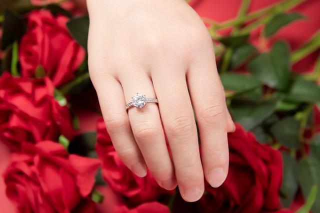 留爱给最想爱的人，留爱给最想爱的人的句子（没有人会原地等待）