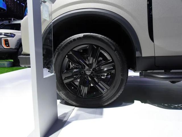 越野车suv排行榜大通d90pro，最省油的越野车有哪些（2.0T爆发500N·m,后差速锁+5/6/7座,比哈弗H9硬）