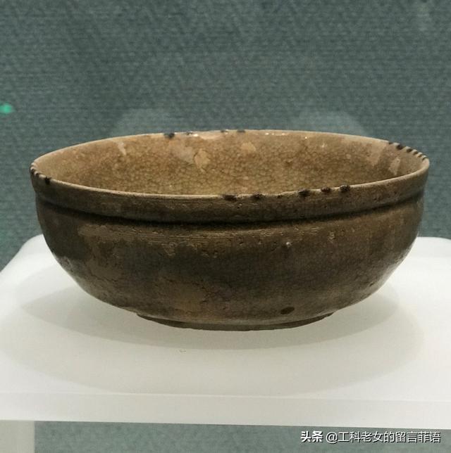 青瓷莲花尊是什么朝代的，青瓷莲花尊是什么朝代的瓷器（湖北省博：两晋和南朝时期）