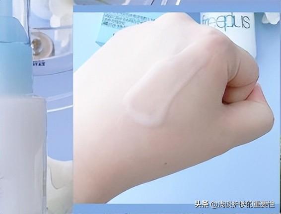 护肤乳液的知识，乳液在护肤品上起的是什么作用（为什么护肤时大多数人都会选择乳液）