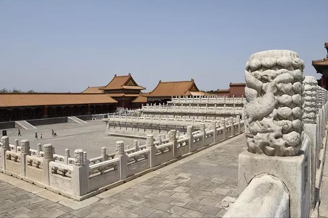 世界上最大的宫殿，世界上最大的皇宫（世界上最大的宫殿是不是故宫）