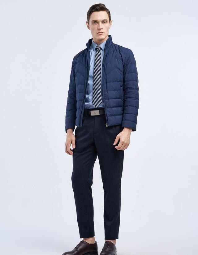 利郎男装品牌几线品牌(40-50岁男性穿什么牌子的衣服比较得体)