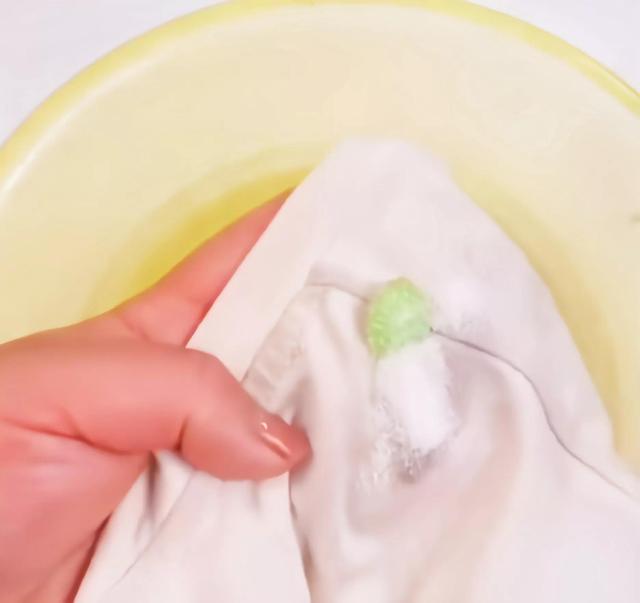 手指扎刺了怎么弄出来，手指被扎刺后如何才能清除（分享14个生活小妙招）