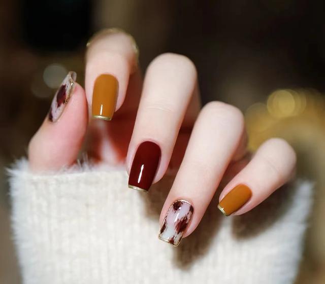 什么款式的美甲好看又显高贵，推荐几个美甲款式（秋冬千金/御姐/贵妇美甲合集来了）