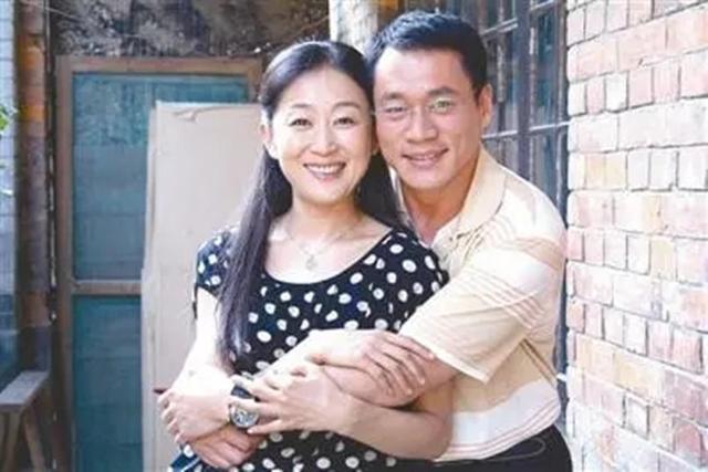 巫刚现任妻子陈瑾，巫刚个人资料（与哥哥一起坚持单身）