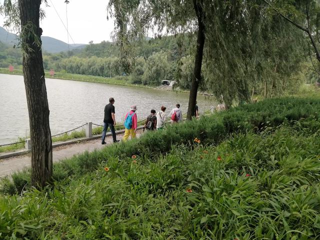 农历八月初三是不是阎王爷的忌日，今天八月初三“灶王神诞辰”日遇阴雨天