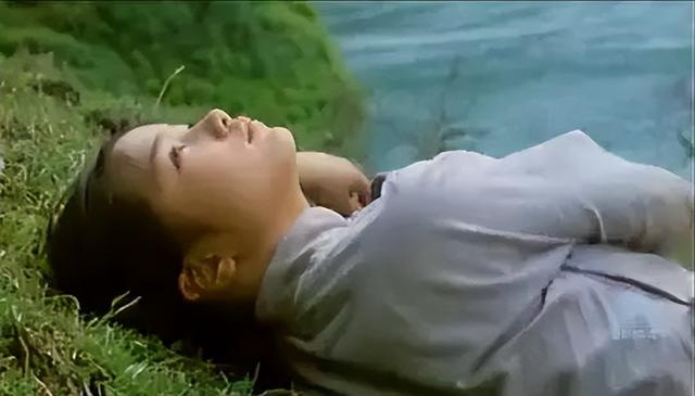 边城简介，《边城》经典语录（《边城》：你会爱上谁）