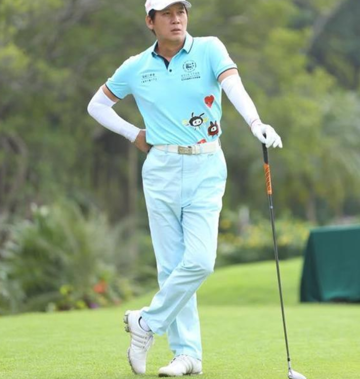 碧血青天杨家将的演员，碧血青天杨家将演员现状（亚视小生甄志强复出做直播）