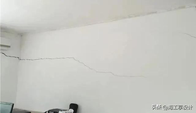 墙体开裂到什么程度才算危险，房屋正常裂缝的图片（墙体出现裂缝影响安全吗）