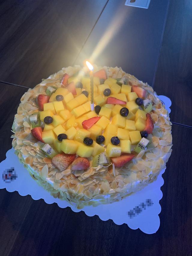 男同事生日祝福语，男同事生日祝福语简短精辟（亿阳汇聚三月员工生日会）