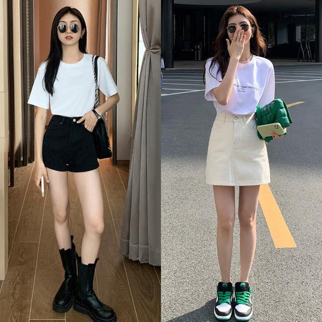 纯白色t恤多种搭配法,白色t恤的搭配(就得穿"白色t恤")