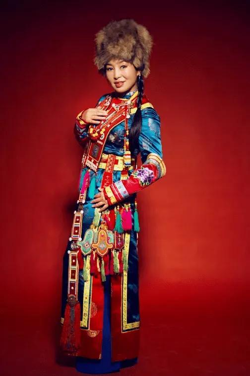 东乡族有什么风俗习惯，东乡族生活风俗（裕固族、东乡族、保安族等少数民族精美服饰文化）